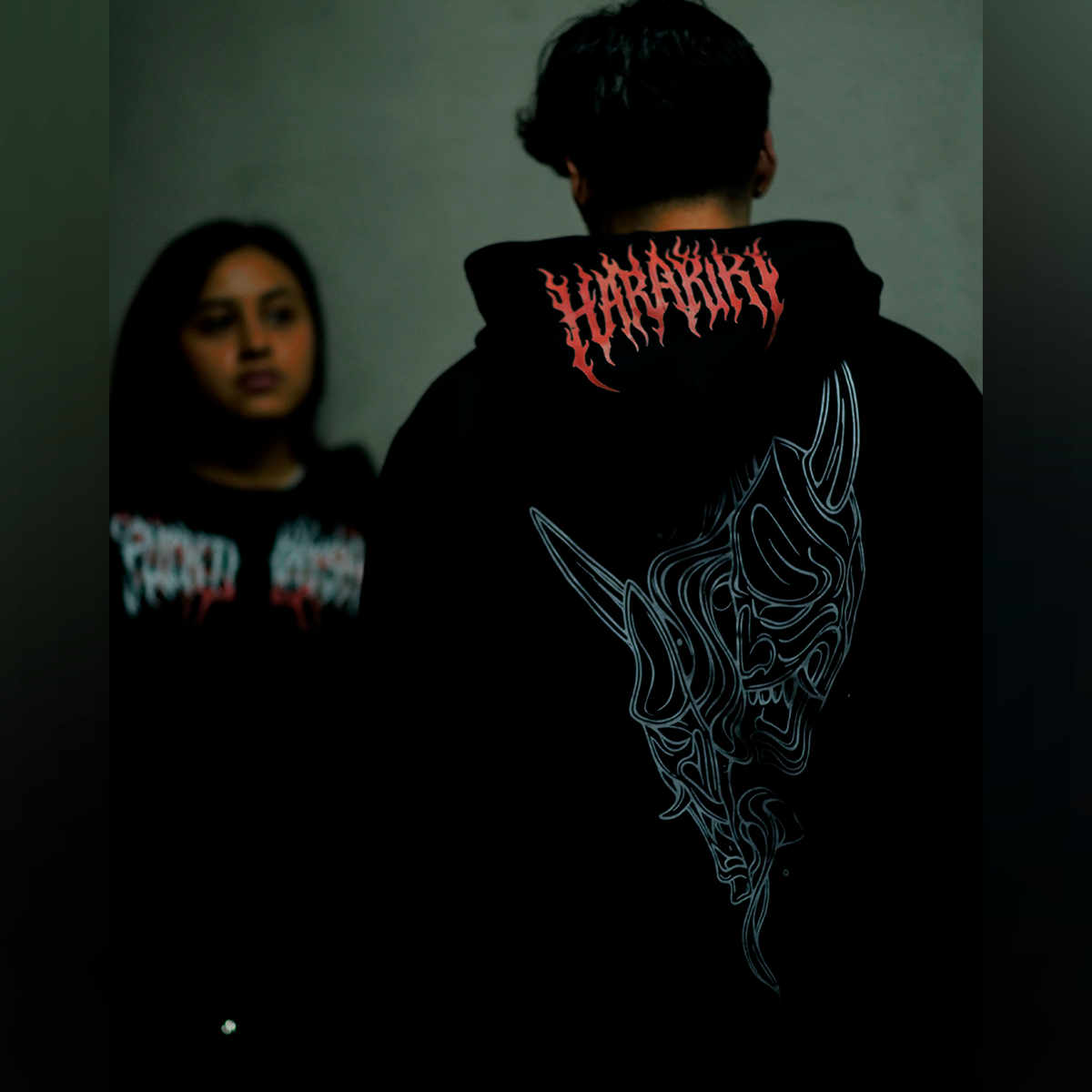 Hoodie Cierre Oni Divided