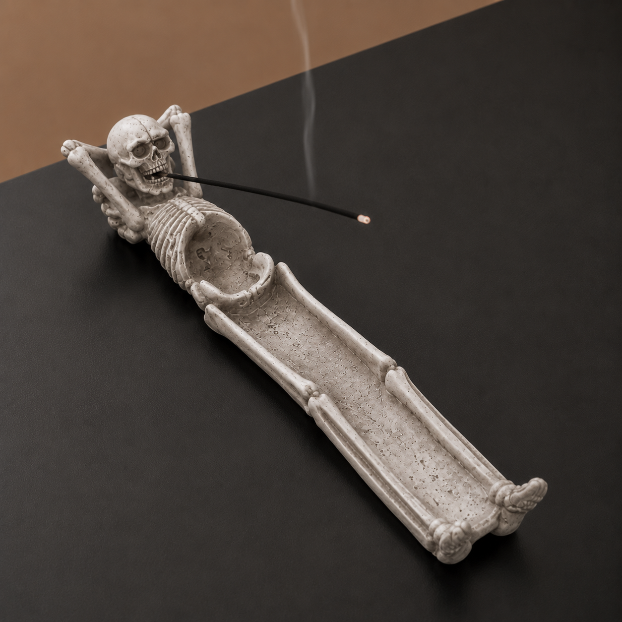 Porta inciensos calavera fumando